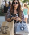 CU-Demi_Lovato_shopping_in_Los_Angeles-01.jpg