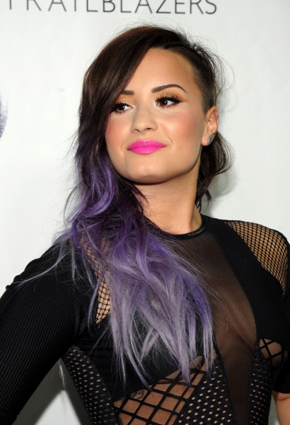 Demi_Lovato_12-38.jpg