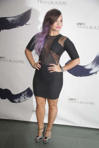 Demi_Lovato_16-35~5.jpg