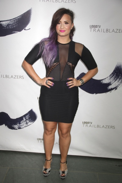 Demi_Lovato_20-29~0.jpg