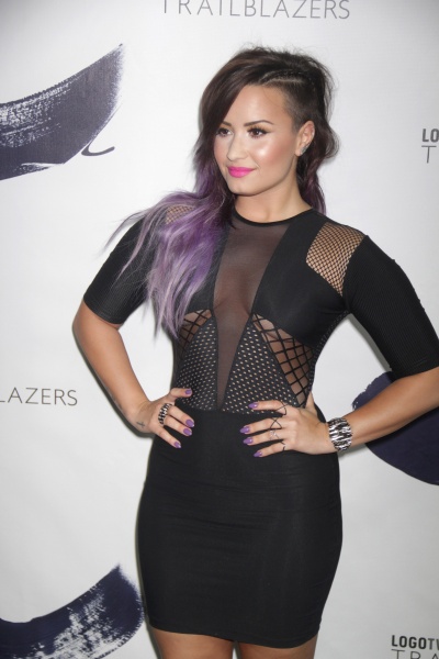 Demi_Lovato_27-23.jpg