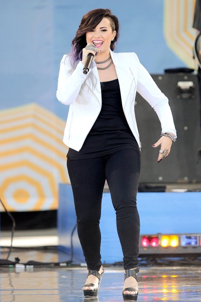 Demi_Lovato_32-23.jpg