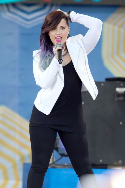 Demi_Lovato_48-18.jpg