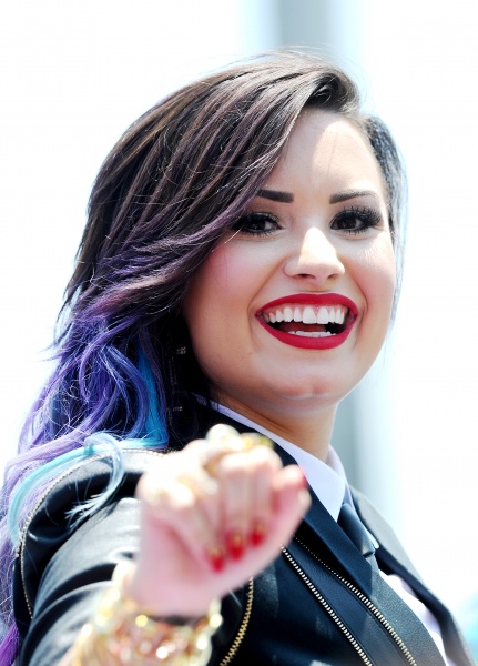 Demi_Lovato_75-1-0.jpg