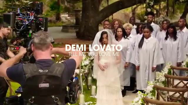 Demi_Lovato_-_Tell_Me_You_Love_Me_28_Behind_The_Scenes_29_mp40024.png