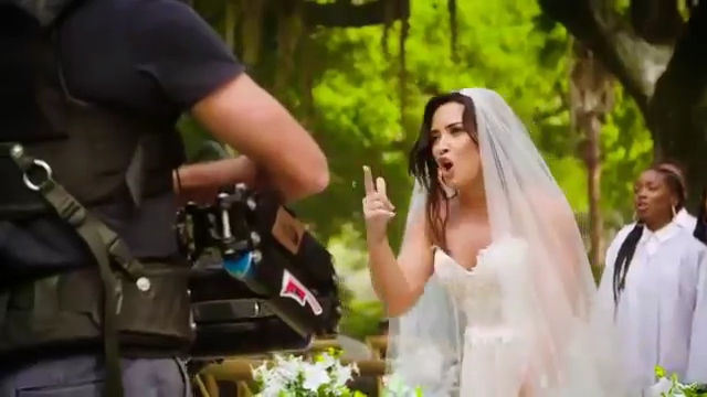 Demi_Lovato_-_Tell_Me_You_Love_Me_28_Behind_The_Scenes_29_mp40248.png