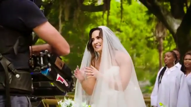 Demi_Lovato_-_Tell_Me_You_Love_Me_28_Behind_The_Scenes_29_mp40271.png