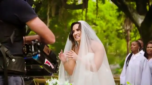 Demi_Lovato_-_Tell_Me_You_Love_Me_28_Behind_The_Scenes_29_mp40272.png