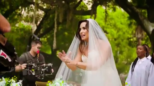 Demi_Lovato_-_Tell_Me_You_Love_Me_28_Behind_The_Scenes_29_mp40304.png