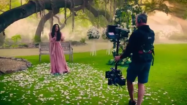 Demi_Lovato_-_Tell_Me_You_Love_Me_28_Behind_The_Scenes_29_mp40319.png