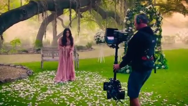 Demi_Lovato_-_Tell_Me_You_Love_Me_28_Behind_The_Scenes_29_mp40343.png