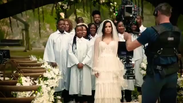 Demi_Lovato_-_Tell_Me_You_Love_Me_28_Behind_The_Scenes_29_mp41215.png