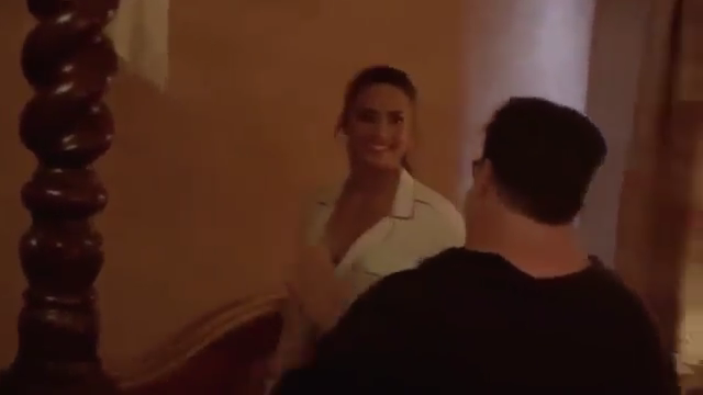 Demi_Lovato_-_Tell_Me_You_Love_Me_28_Behind_The_Scenes_29_mp41519.png