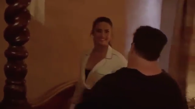 Demi_Lovato_-_Tell_Me_You_Love_Me_28_Behind_The_Scenes_29_mp41520.png