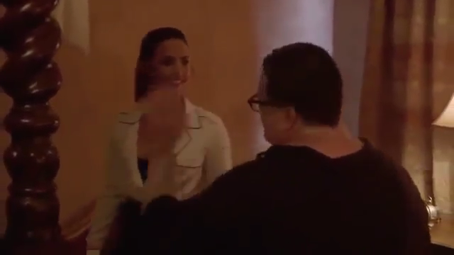 Demi_Lovato_-_Tell_Me_You_Love_Me_28_Behind_The_Scenes_29_mp41536.png