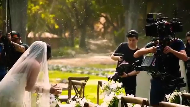 Demi_Lovato_-_Tell_Me_You_Love_Me_28_Behind_The_Scenes_29_mp41904.png