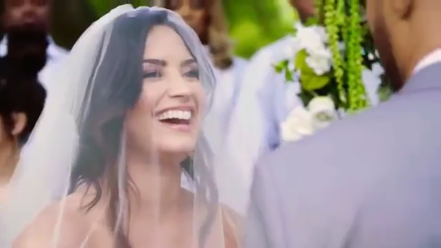 Demi_Lovato_-_Tell_Me_You_Love_Me_28_Behind_The_Scenes_29_mp42143.png