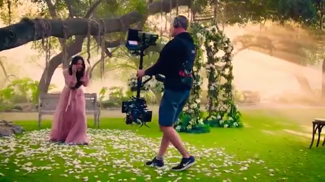 Demi_Lovato_-_Tell_Me_You_Love_Me_28_Behind_The_Scenes_29_mp42463.png