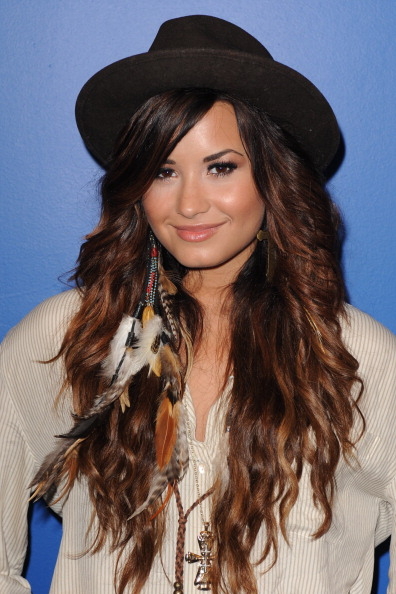 Demi_Lovato_at_the_Y100_Radio_Station_in_Miami_282529.jpg