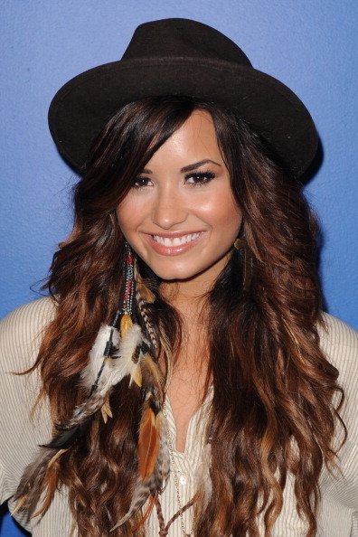 Demi_Lovato_at_the_Y100_Radio_Station_in_Miami_282629.jpg