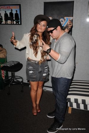 Demi_Lovato_at_the_Y100_Radio_Station_in_Miami_285129.jpg