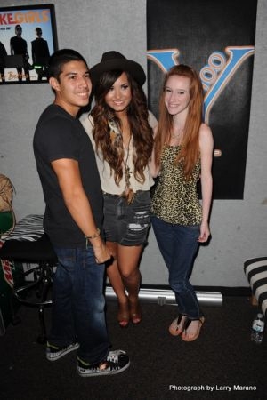 Demi_Lovato_at_the_Y100_Radio_Station_in_Miami_285629.jpg