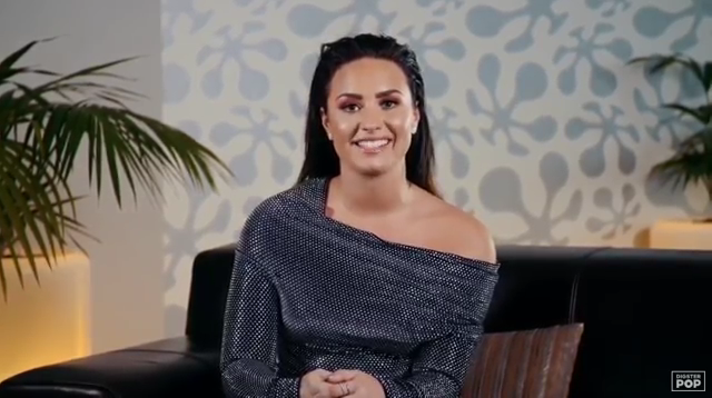 Demi_Lovato_reacts_to_old_music_videos_-_Digster_Pop_Throwback_mp40223.png