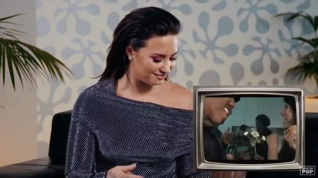 Demi_Lovato_reacts_to_old_music_videos_-_Digster_Pop_Throwback_mp40336.png