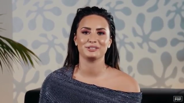 Demi_Lovato_reacts_to_old_music_videos_-_Digster_Pop_Throwback_mp40408.png