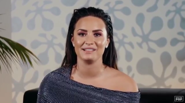 Demi_Lovato_reacts_to_old_music_videos_-_Digster_Pop_Throwback_mp40439.png