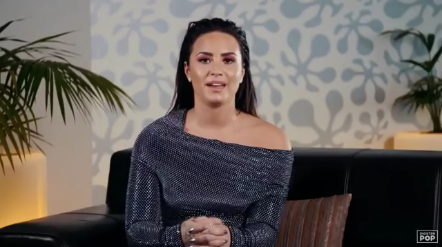 Demi_Lovato_reacts_to_old_music_videos_-_Digster_Pop_Throwback_mp40503.png