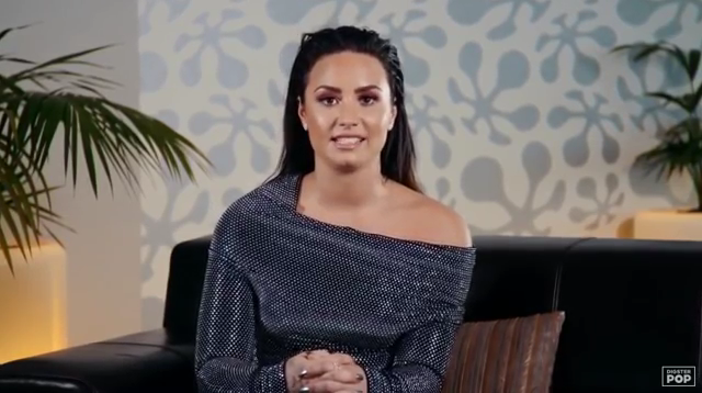 Demi_Lovato_reacts_to_old_music_videos_-_Digster_Pop_Throwback_mp40591.png
