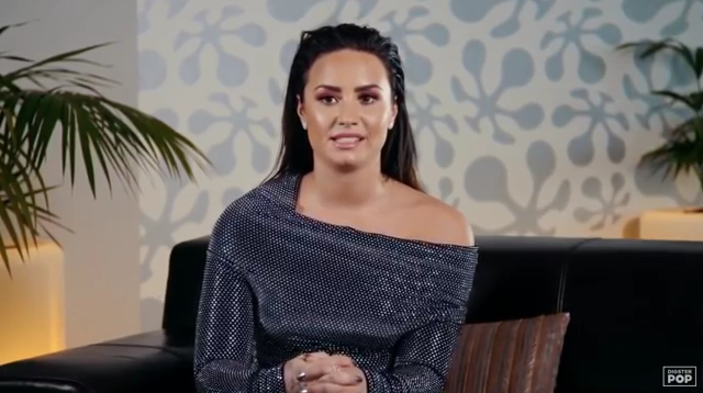Demi_Lovato_reacts_to_old_music_videos_-_Digster_Pop_Throwback_mp40631.png