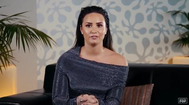 Demi_Lovato_reacts_to_old_music_videos_-_Digster_Pop_Throwback_mp40655.png