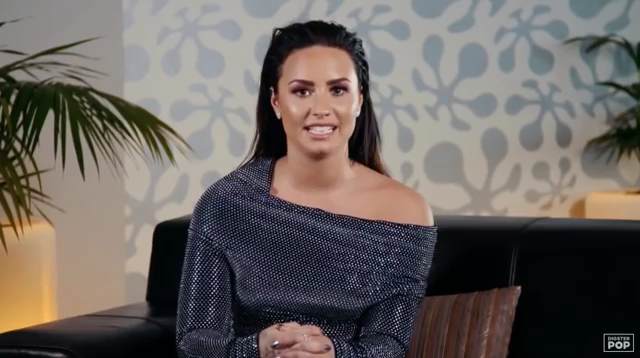 Demi_Lovato_reacts_to_old_music_videos_-_Digster_Pop_Throwback_mp40663.png