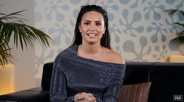 Demi_Lovato_reacts_to_old_music_videos_-_Digster_Pop_Throwback_mp40727.png