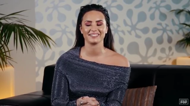 Demi_Lovato_reacts_to_old_music_videos_-_Digster_Pop_Throwback_mp40759.png