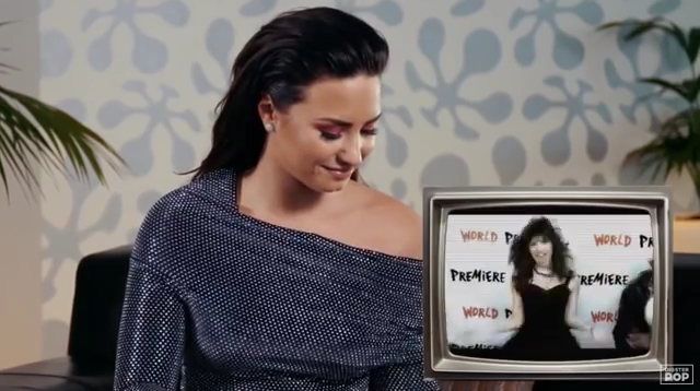 Demi_Lovato_reacts_to_old_music_videos_-_Digster_Pop_Throwback_mp40920.png