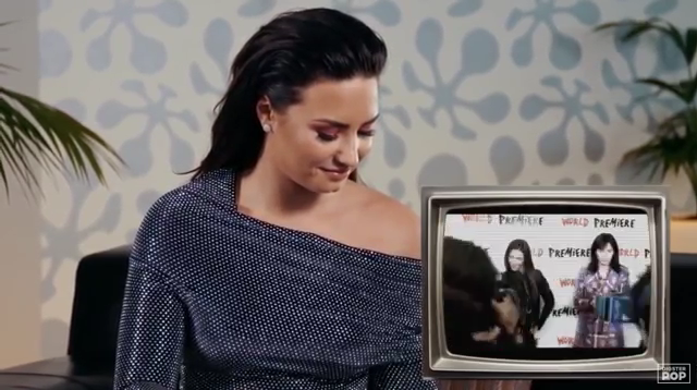 Demi_Lovato_reacts_to_old_music_videos_-_Digster_Pop_Throwback_mp40944.png
