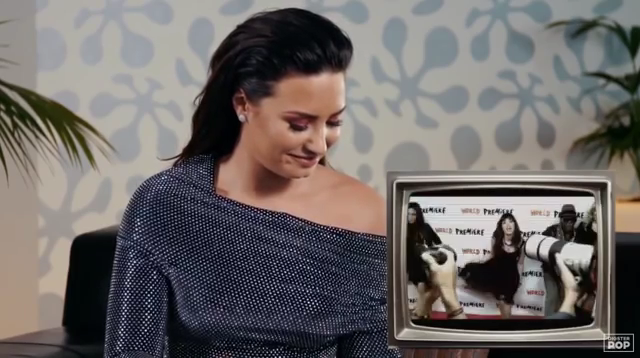Demi_Lovato_reacts_to_old_music_videos_-_Digster_Pop_Throwback_mp40991.png