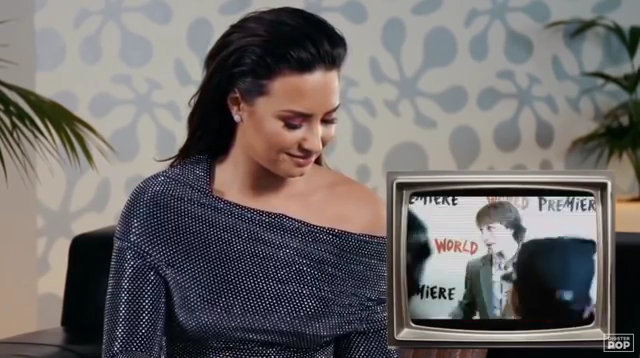 Demi_Lovato_reacts_to_old_music_videos_-_Digster_Pop_Throwback_mp41016.png
