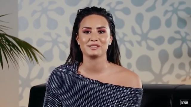 Demi_Lovato_reacts_to_old_music_videos_-_Digster_Pop_Throwback_mp41079.png