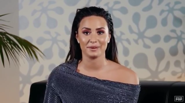 Demi_Lovato_reacts_to_old_music_videos_-_Digster_Pop_Throwback_mp41135.png