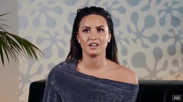 Demi_Lovato_reacts_to_old_music_videos_-_Digster_Pop_Throwback_mp41175.png