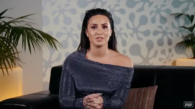 Demi_Lovato_reacts_to_old_music_videos_-_Digster_Pop_Throwback_mp41208.png