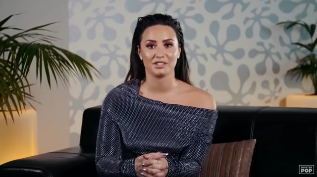Demi_Lovato_reacts_to_old_music_videos_-_Digster_Pop_Throwback_mp41215.png