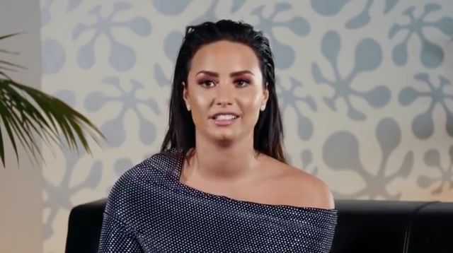 Demi_Lovato_reacts_to_old_music_videos_-_Digster_Pop_Throwback_mp41935.jpg