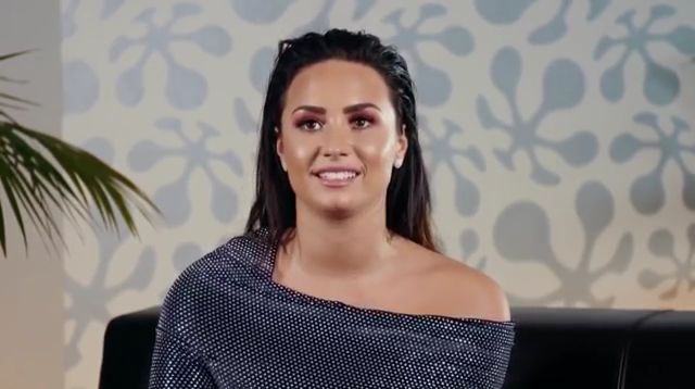 Demi_Lovato_reacts_to_old_music_videos_-_Digster_Pop_Throwback_mp41967.jpg