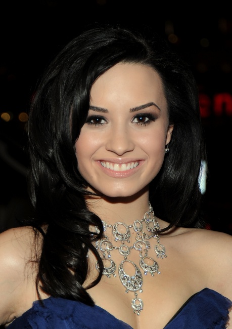 47549_Preppie_-_Demi_Lovato_at_the_Peoples_Choice_Awards_2010_in_Los_Angeles_-_Jan__6_2010_3372_122_931lo.jpg