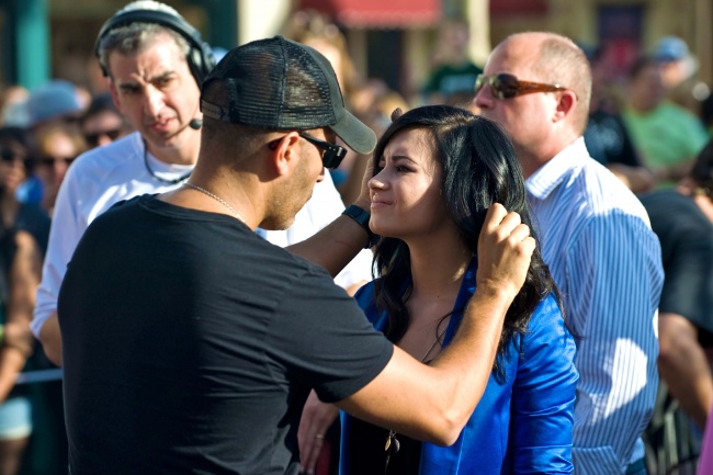 49492_Preppie_-_Demi_Lovato_filming_a_Disney_Parade_in_Anaheim_-_November_9_2009_1322_122_599lo.jpg